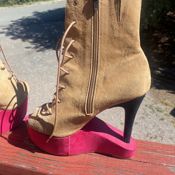 Unique block pattern shoe booties - Picture 6 of 7